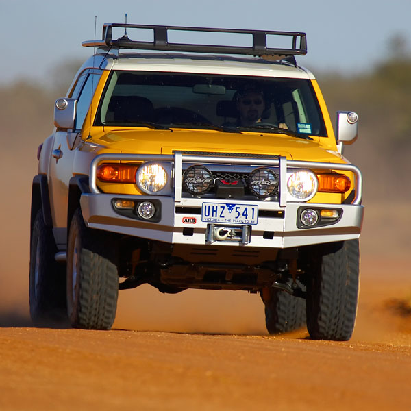 ������ �������� ��������� ARB ��� Toyota FJ Cruiser